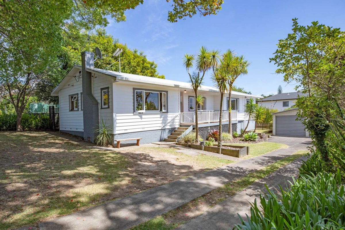 153 Seabrook Avenue, New Lynn, Auckland - Carousel 1