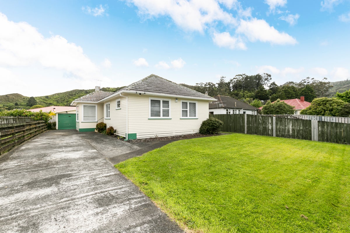 5 Harris Street, Naenae, Lower Hutt - Carousel 1