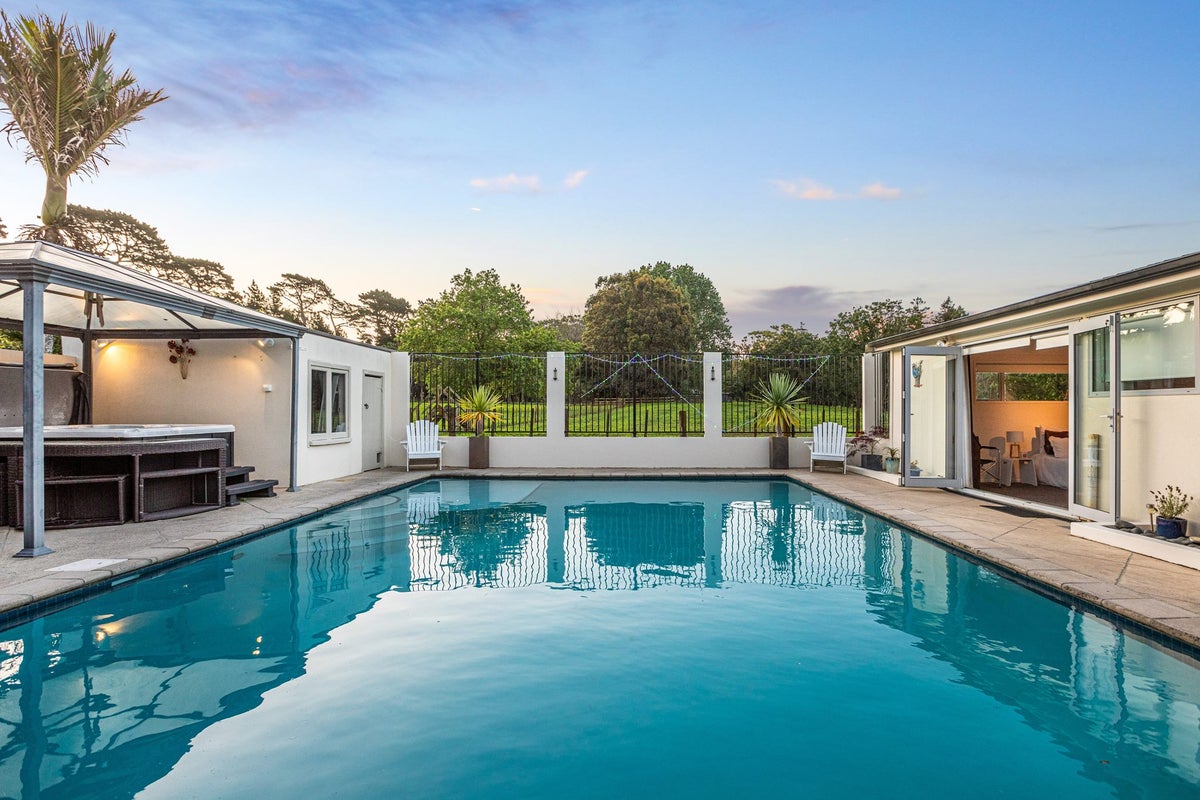 122 Campbell Road, One Tree Hill, Auckland - Carousel 2