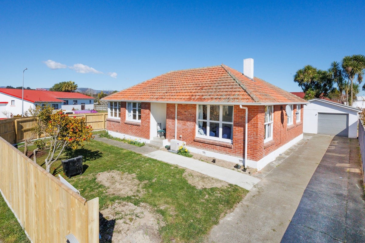 27 Crewe Crescent, Hokowhitu, Palmerston North - Carousel 2