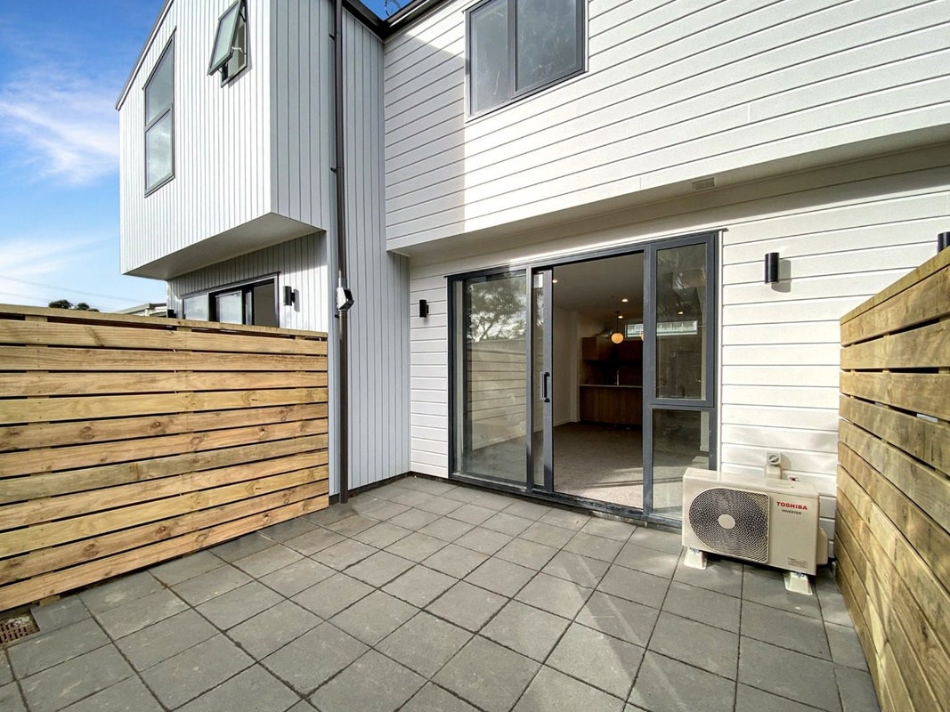 11/1 Elliott Street, Johnsonville, Wellington - Carousel 1