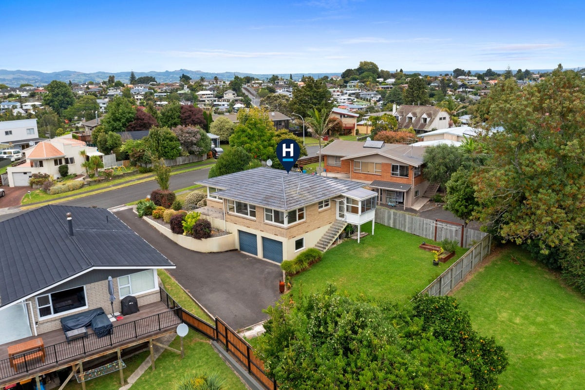 21 Grosmont Terrace, Brookfield, Tauranga - Carousel 1