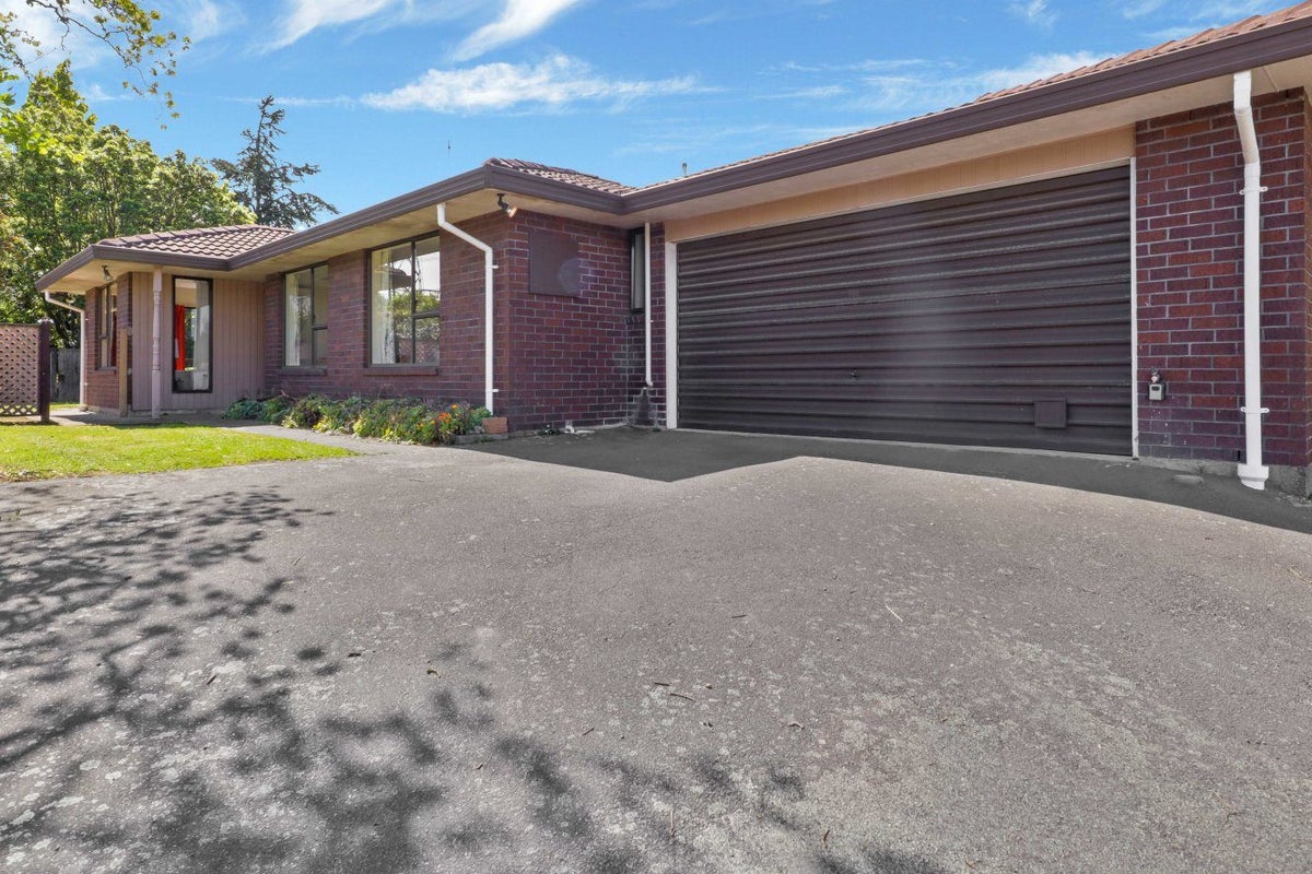 8 Algie Place, Avonhead, Christchurch - Carousel 1