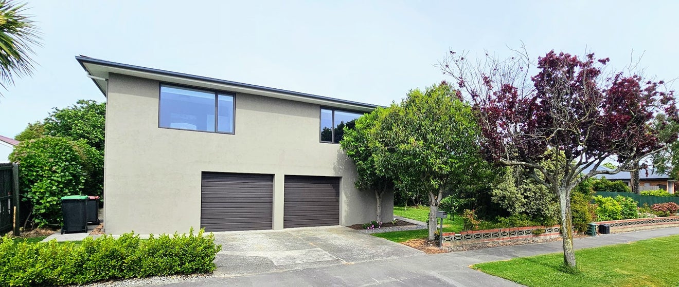 17 Warren Crescent, Hillmorton, Christchurch - Carousel 1