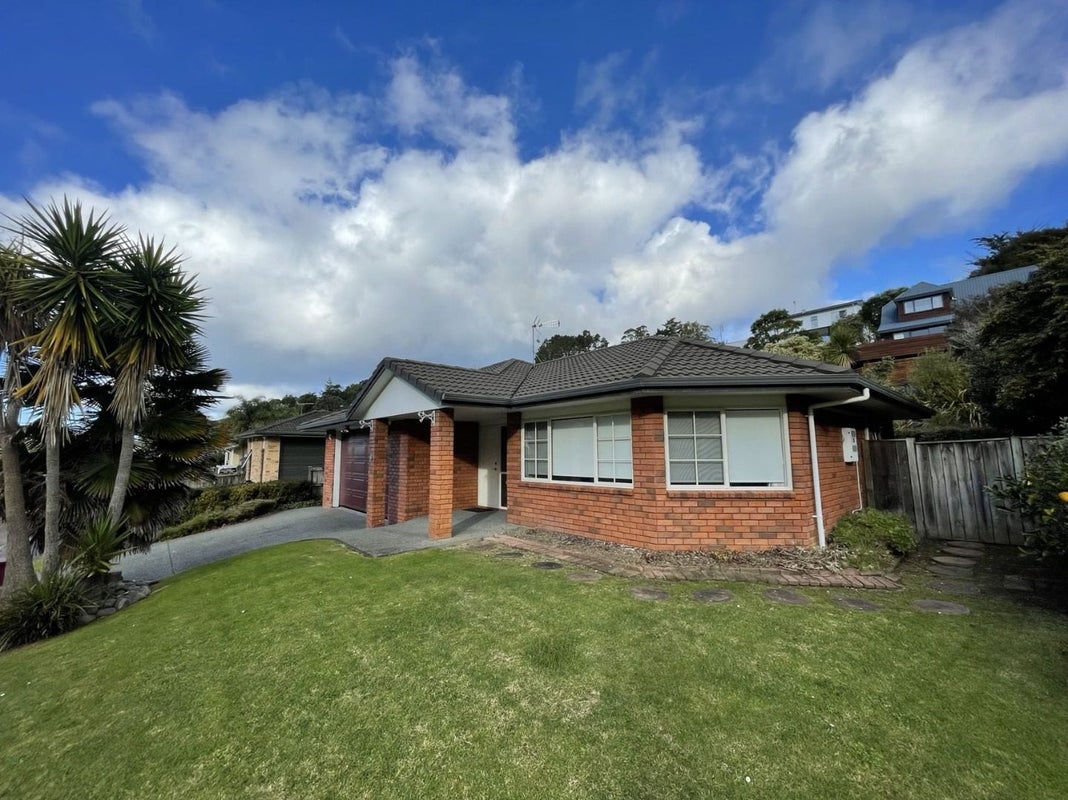 8 Helen Ryburn Place, Torbay, Auckland - Carousel 1