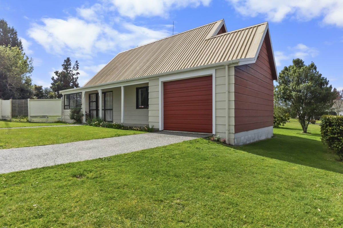 1 Tui Place, Te Kowhai, Hamilton - Carousel 1