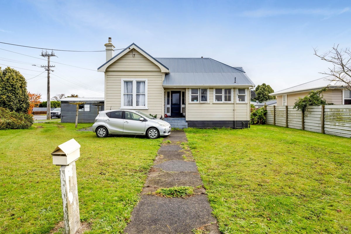 115 Waihi Road, Hawera, Hawera - Carousel 1