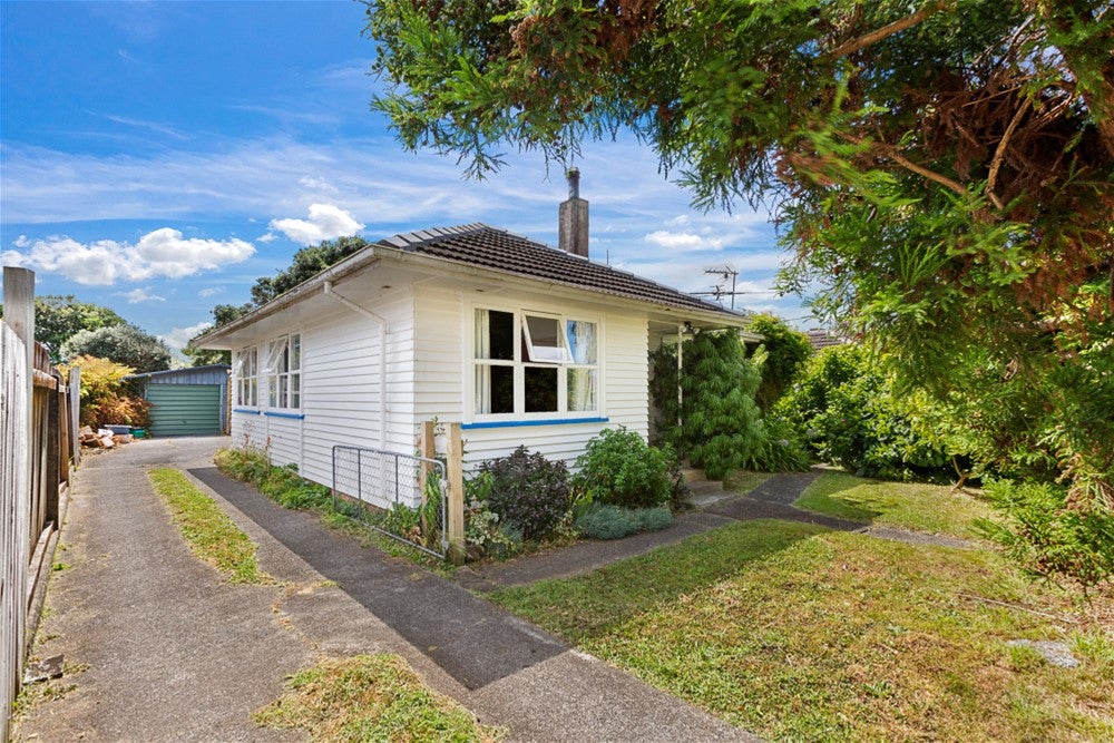 27 Ranui Station Road, Ranui, Auckland - Carousel 1