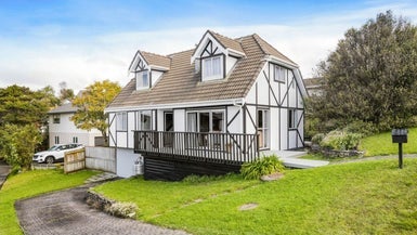 2/1 Trias Road, Totara Vale, North Shore City - Carousel 1