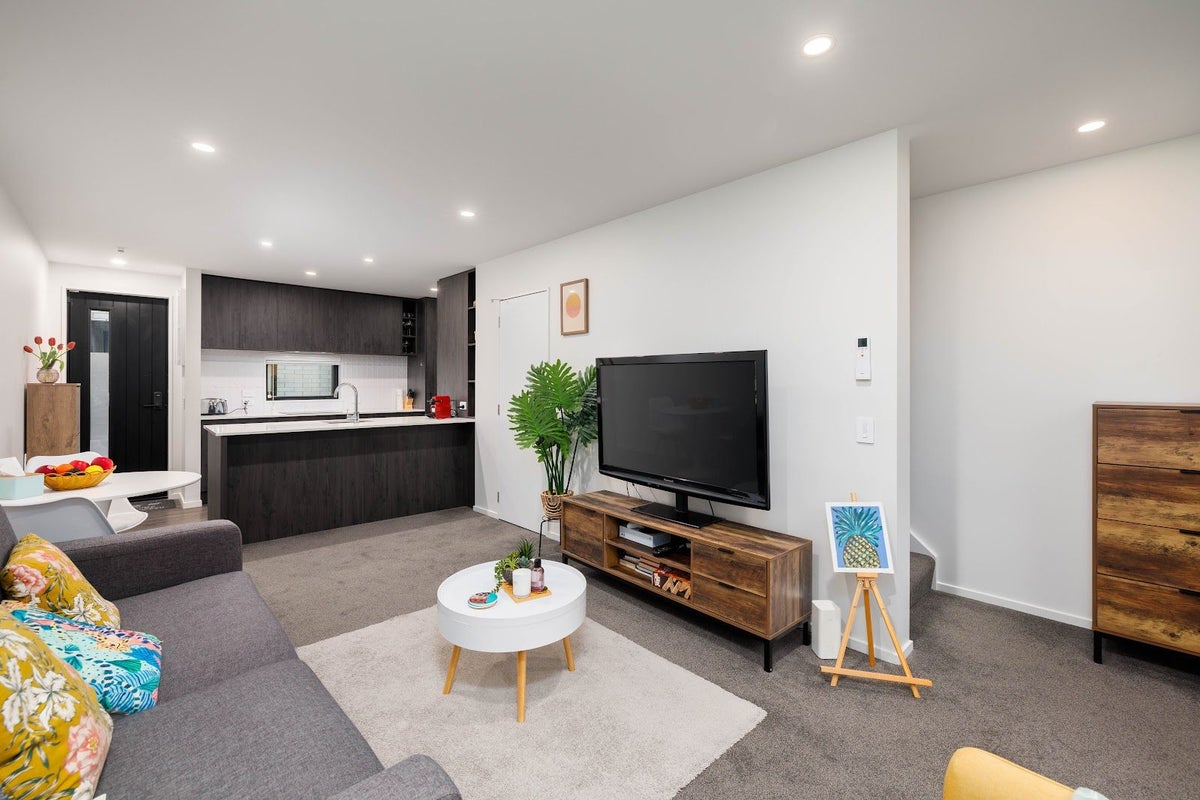 2/327 Lincoln Road, Addington, Christchurch - Carousel 1