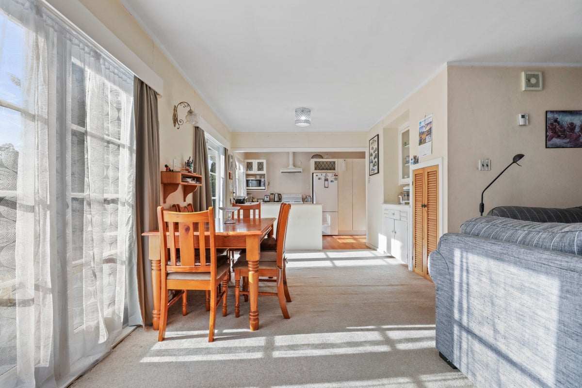 22 Golf Road, Taumarunui - Carousel 1