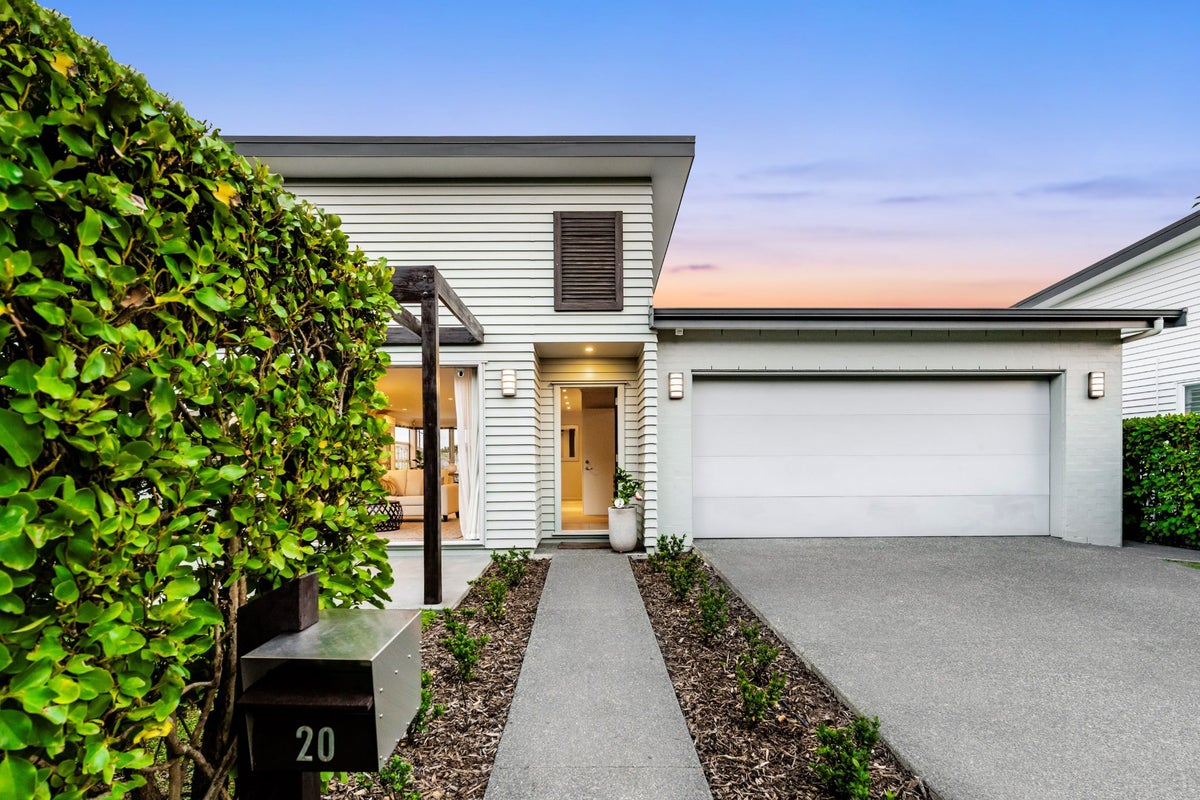 20 Barbarich Drive, Stonefields, Auckland - Carousel 2