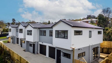 64B Girrahween Drive, Totara Vale, Auckland - Carousel 1