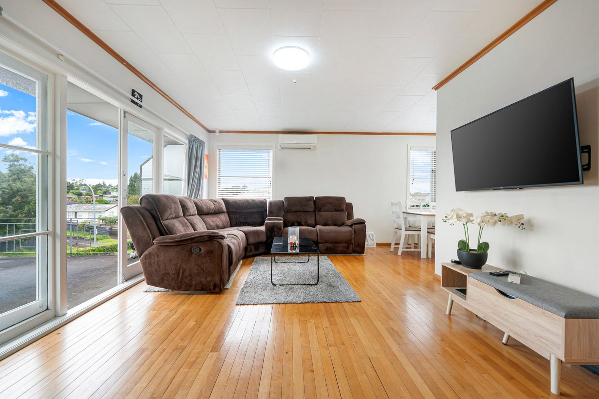 1/41 Andrew Road, Howick, Auckland - Carousel 1