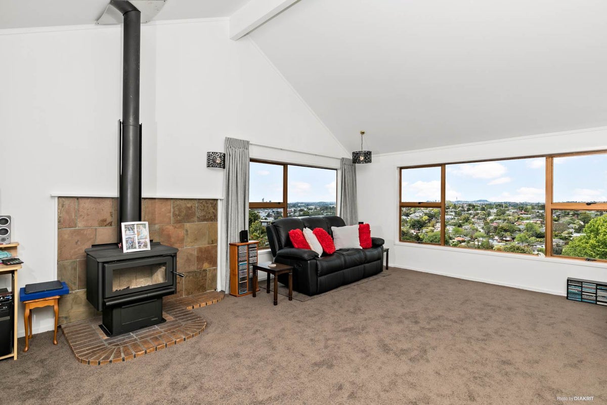 23B Target Road, Totara Vale, Auckland - Carousel 2