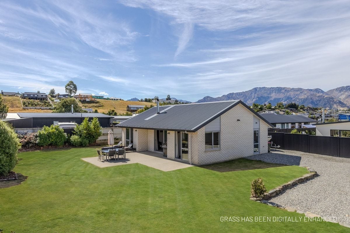 8 Pennycook Place, Lake Hawea, Wanaka - Carousel 1