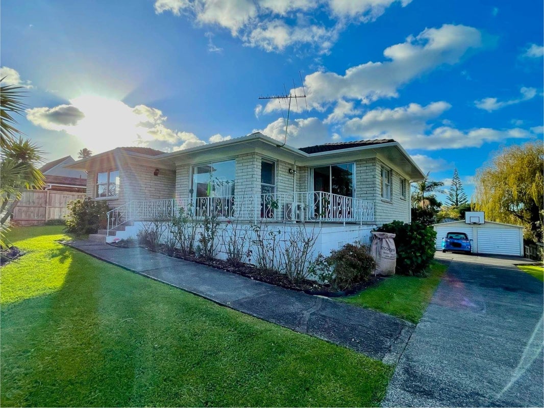 22 Fratley Avenue, Farm Cove, Auckland - Carousel 2