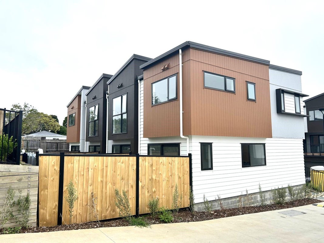 10 Raupeti Lane, Henderson, Auckland - Carousel 1