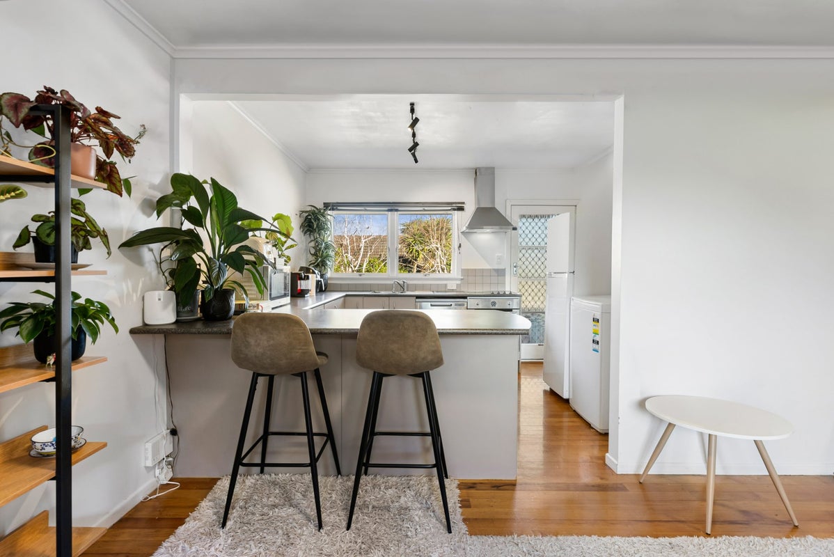 3/110 East Coast Road, Forrest Hill, Auckland - Carousel 2