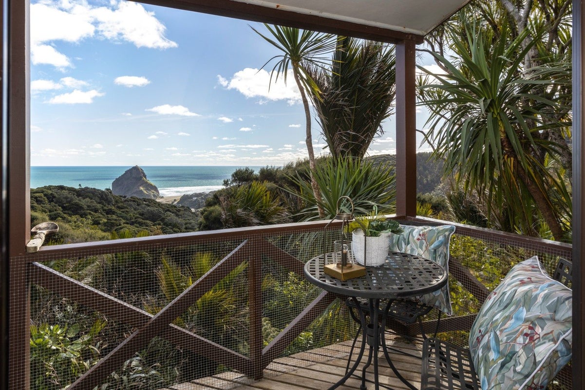 22 Pendrell Road, New Lynn - Carousel 2