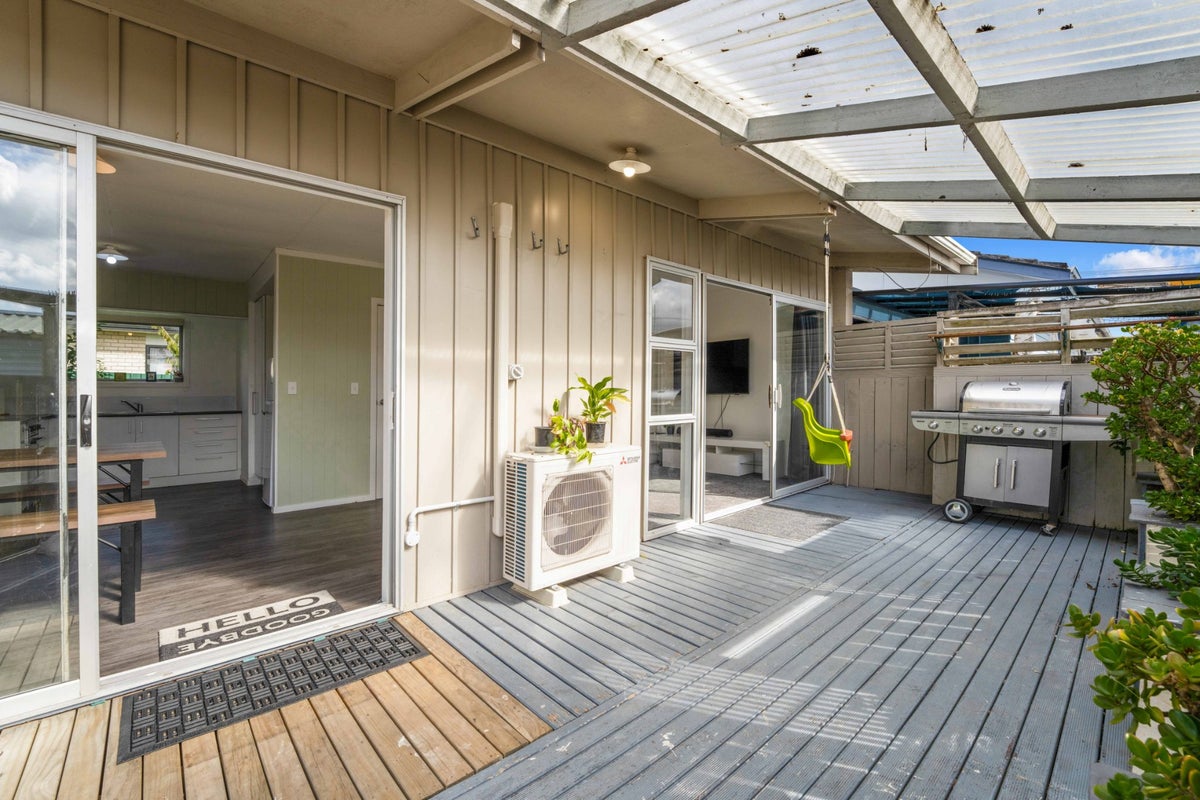 2/56 Greenhaven Avenue, Papakura, Auckland - Carousel 1