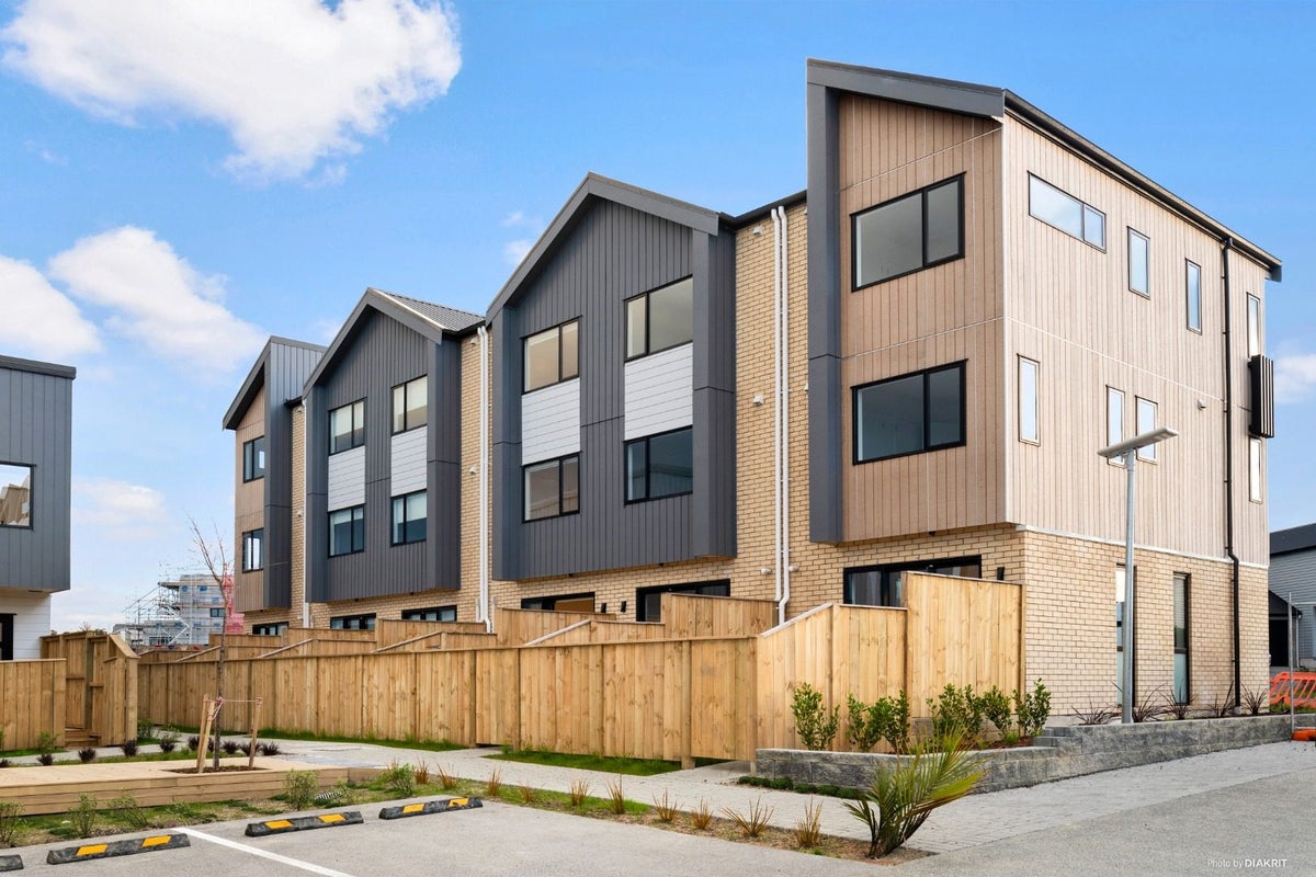 9/36 Westgate Drive, Westgate, Auckland - Carousel 1