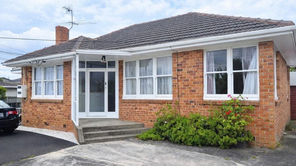 39 Birdwood Avenue, Papatoetoe, Auckland - Carousel 1