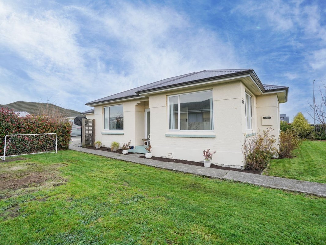 200 Pomona Street, Strathern, Invercargill - Carousel 1