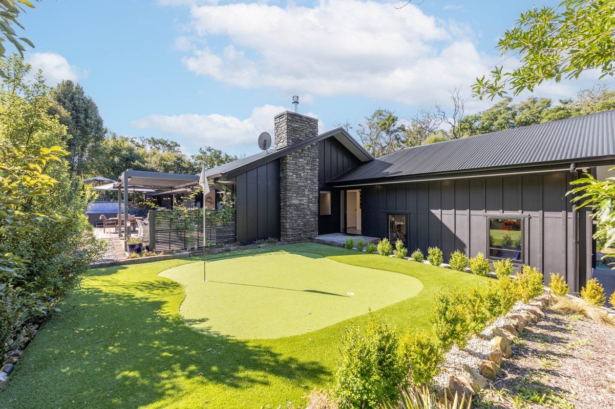 68 Parawera Drive, Acacia Bay, Taupo - Carousel 1
