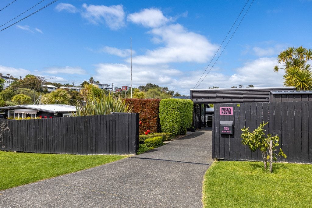 15 Moa Avenue, Oneroa, Waiheke Island - Carousel 39