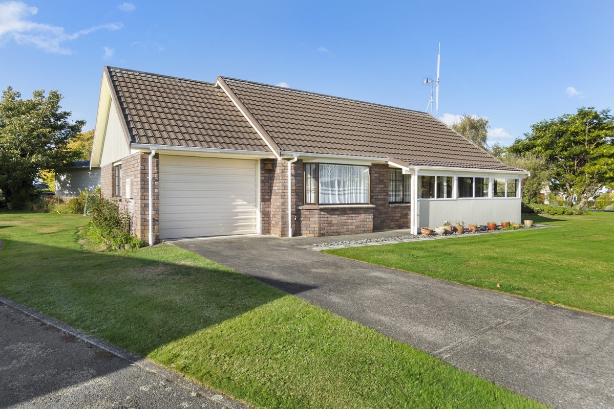 6 Kingfisher Way, Te Kowhai, Hamilton - Carousel 1
