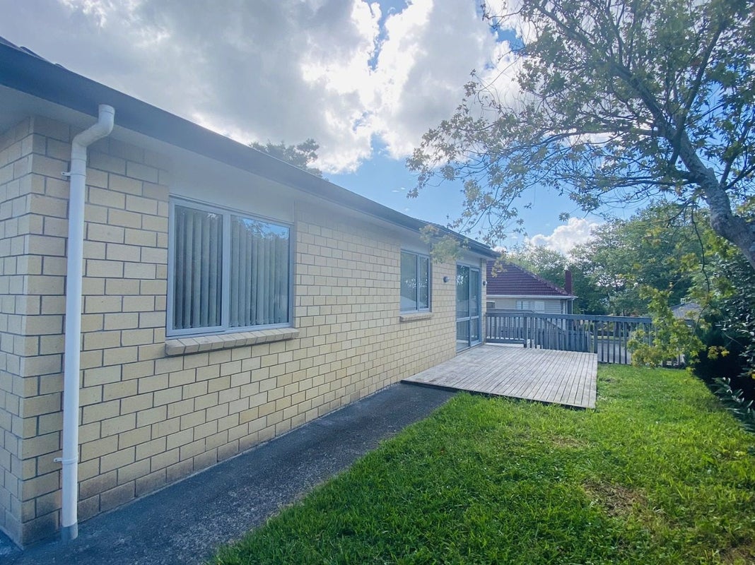 62A Seabrook Avenue, New Lynn, Auckland - Carousel 17