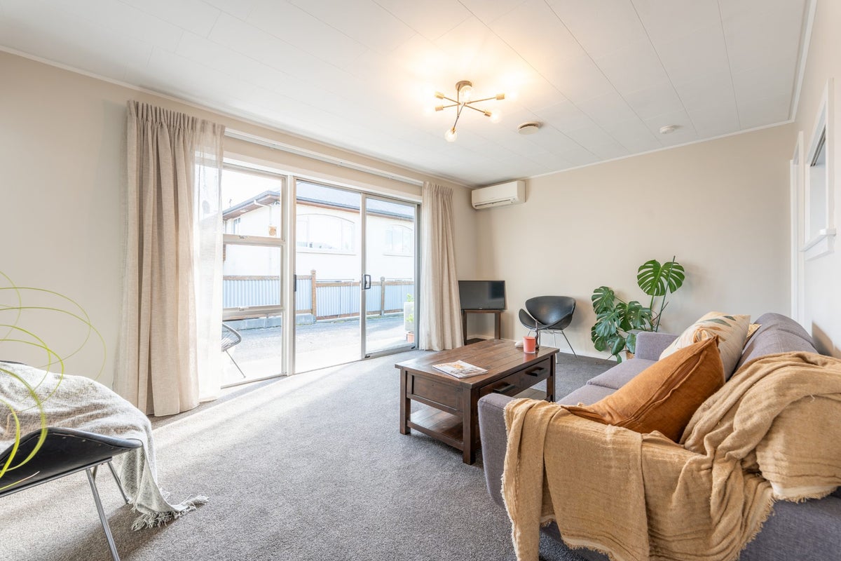 2/6 Trafalgar Street, Maori Hill, Timaru - Carousel 2