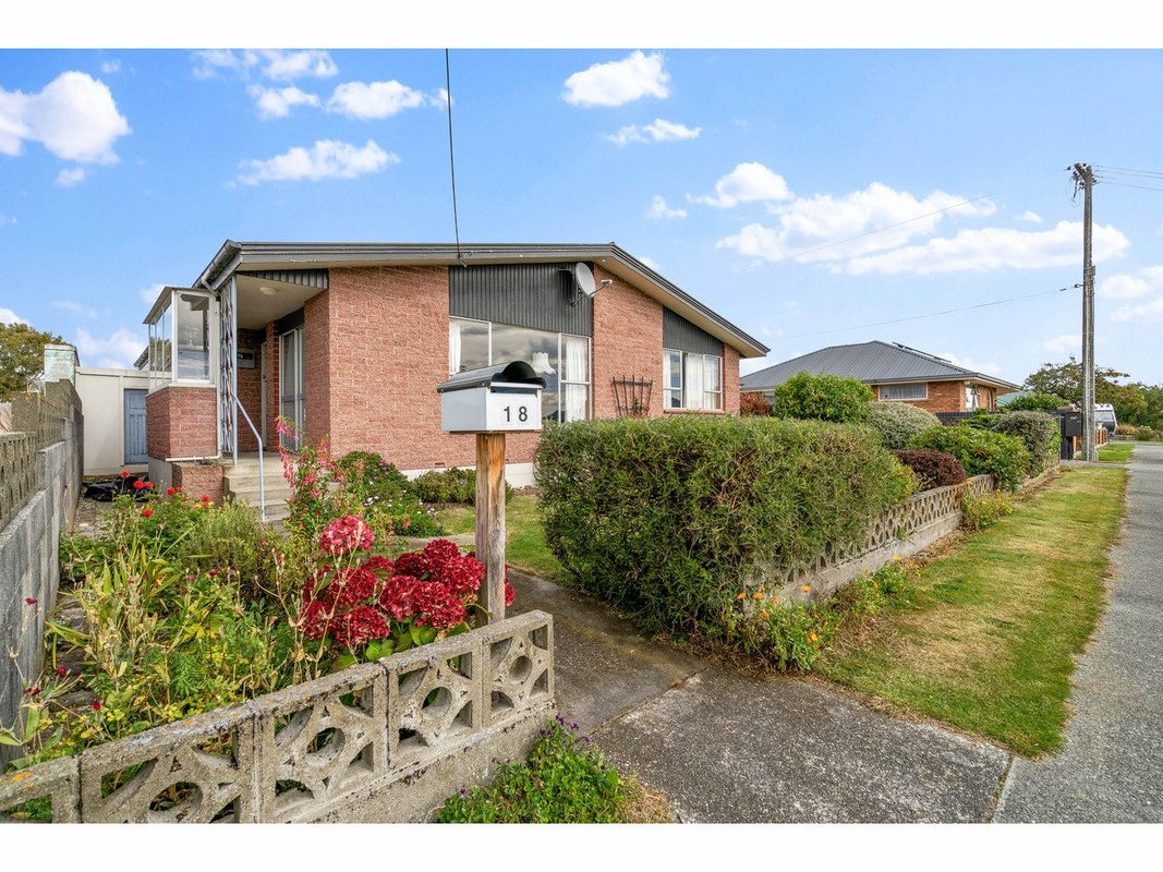 18 Nelson Street, East Gore, Gore - Carousel 1