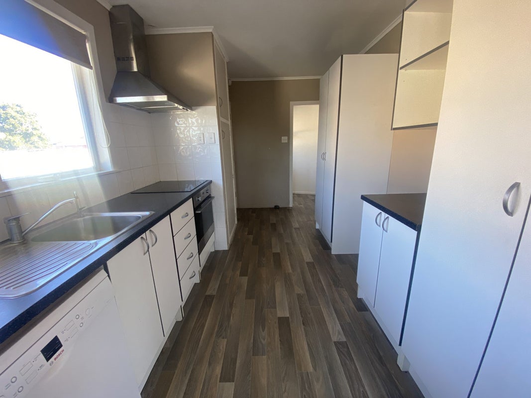 55 Nevada Road, Silverdale, Hamilton - Carousel 2