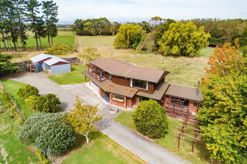 83 Oroua Road, Kairanga, Palmerston North - Carousel 1