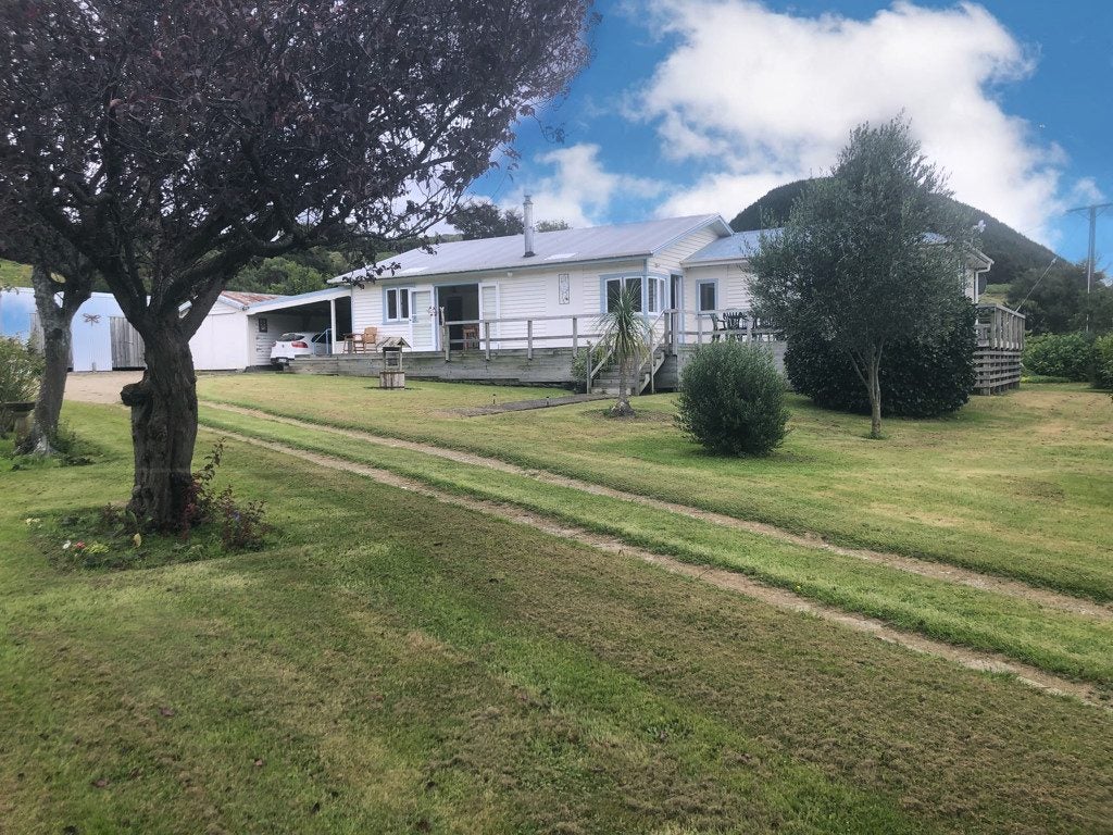 1550 Coast Road, Pongaroa - Carousel 1