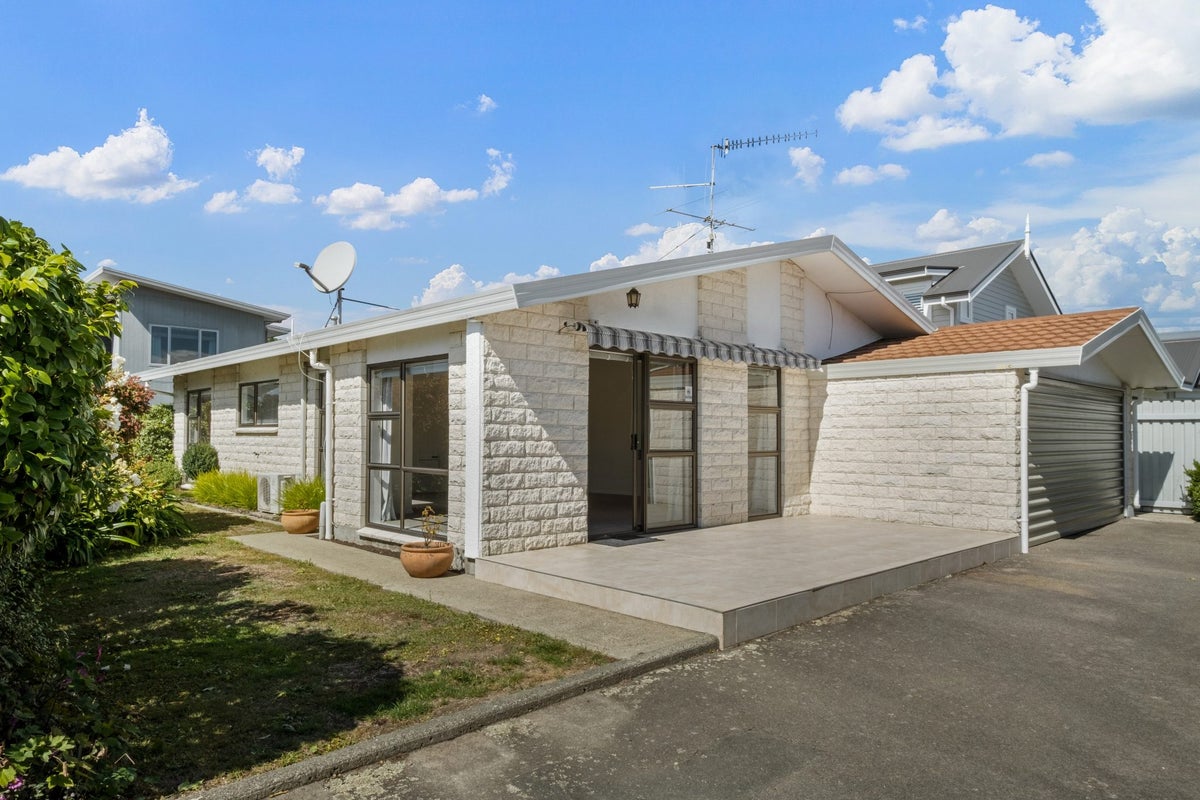 21C Collingwood Street, The Wood, Nelson - Carousel 1