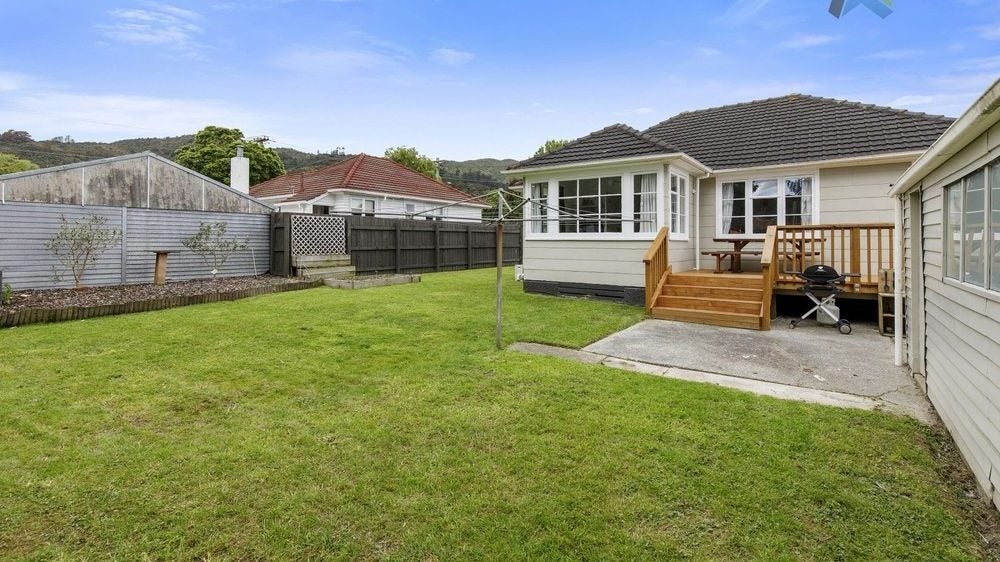 25 Fleet Street, Naenae, Lower Hutt - Carousel 1