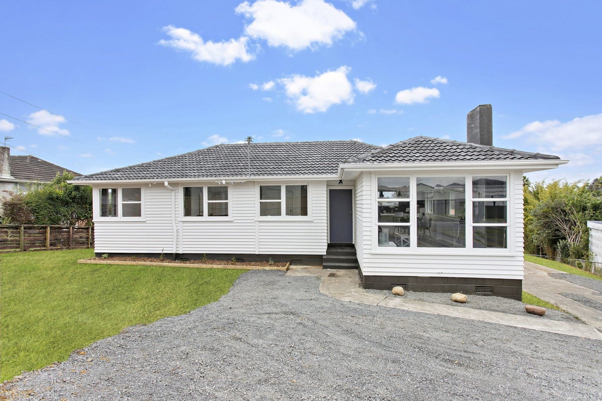 94 Harrington Road, Henderson, Auckland - Carousel 1
