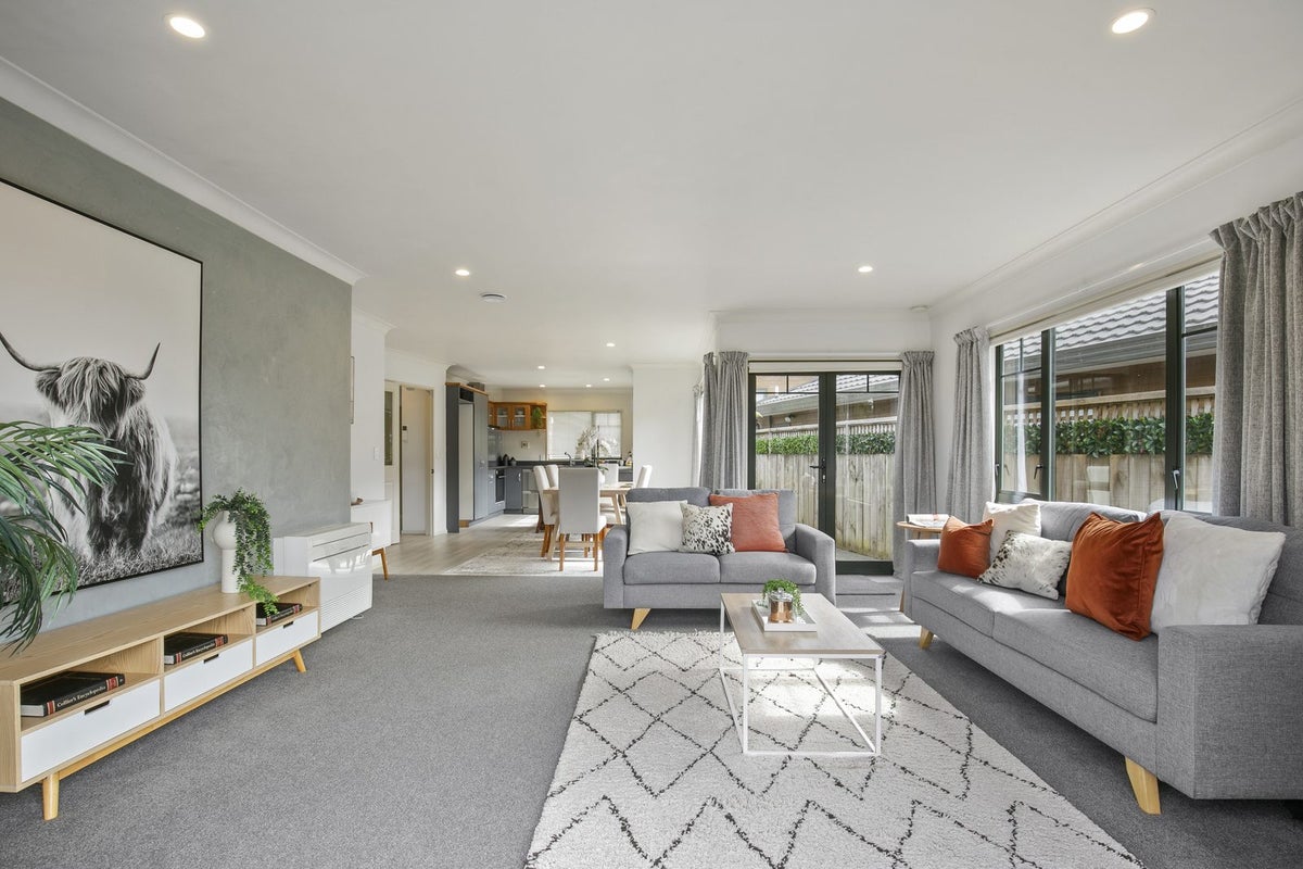 6A Marjory Close, Broadmeadows, Wellington - Carousel 2