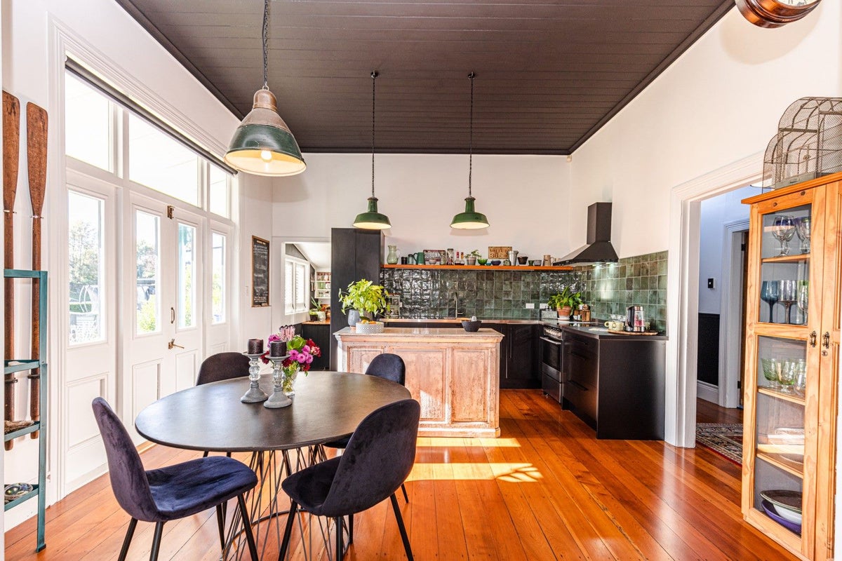 1 Saint Johns Heights, Otamatea, Whanganui - Carousel 2