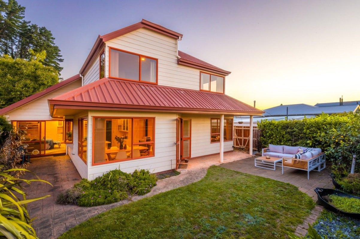 112 Grove Street, The Wood, Nelson - Carousel 1