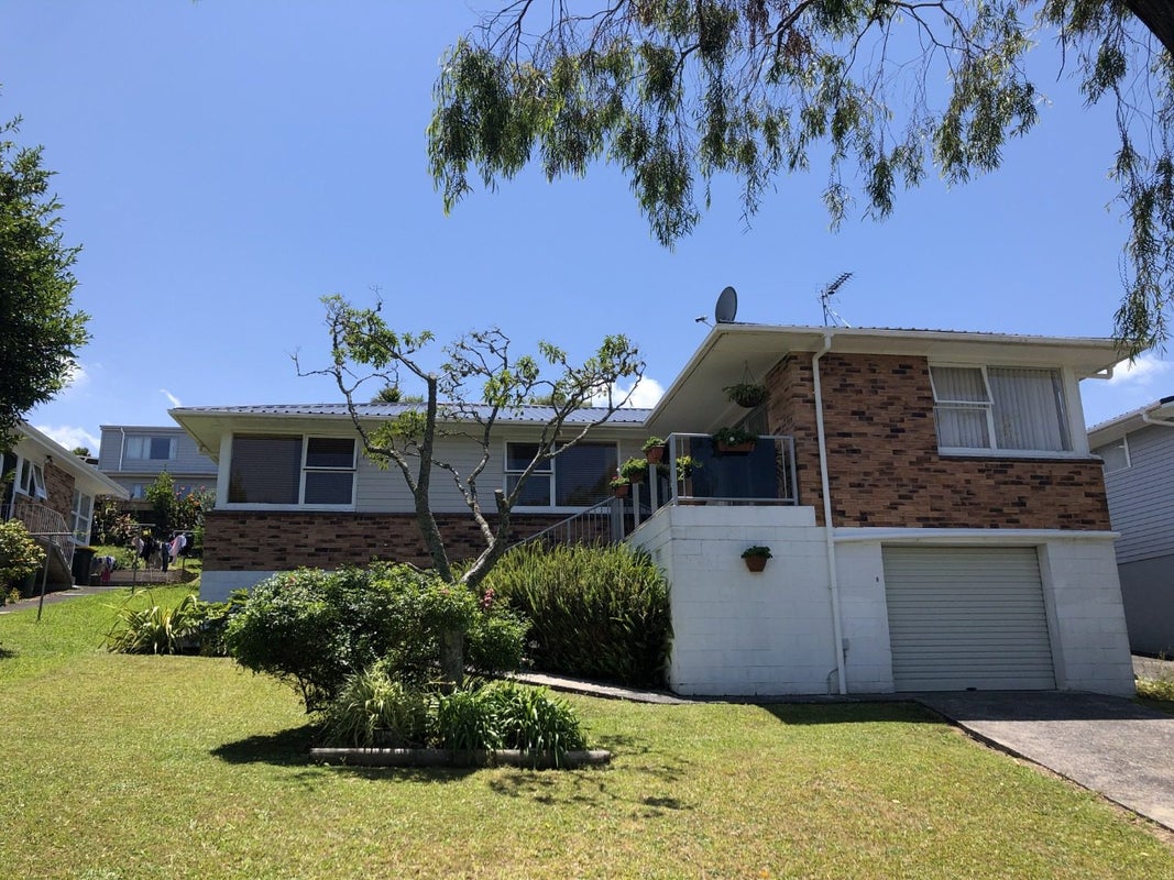 71 Lynden Avenue, Hillcrest, Auckland - Carousel 1