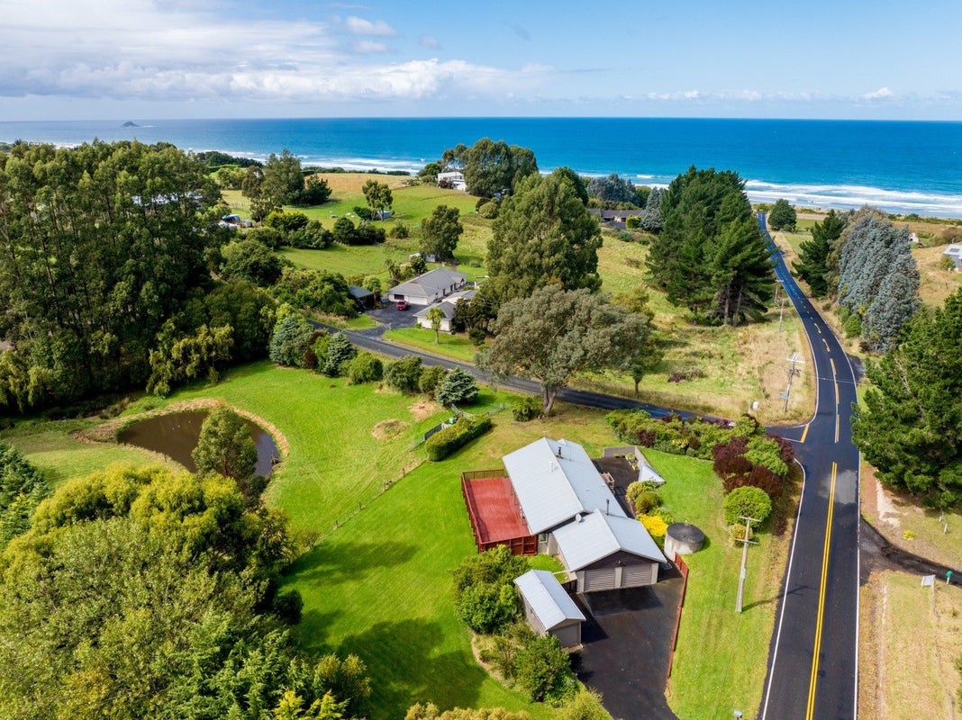 60 Big Stone Road, Brighton, Dunedin - Carousel 2