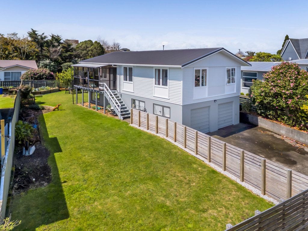 49 Nevada Drive, Merrilands, New Plymouth - Carousel 1