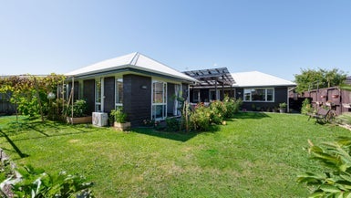 5 Astelia Lane, Rototuna North, Hamilton - Carousel 1