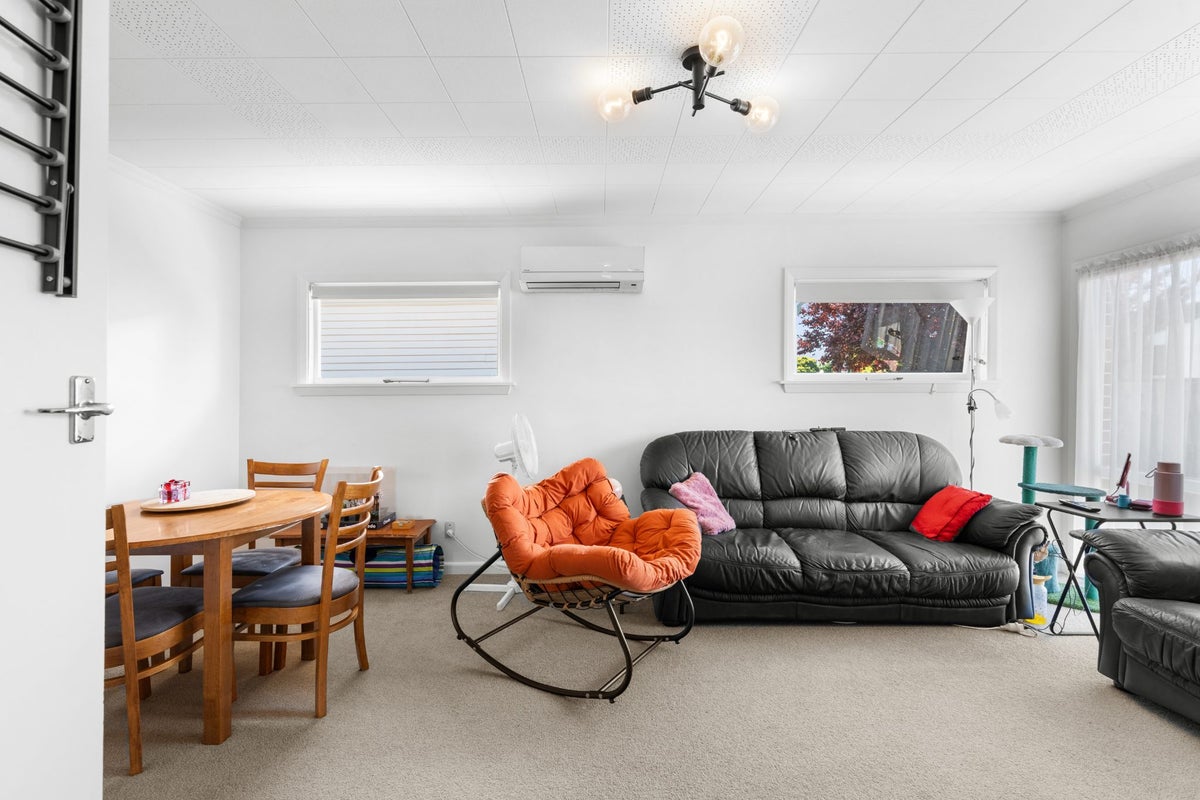 1/27 Hills Road, Edgeware, Christchurch - Carousel 2