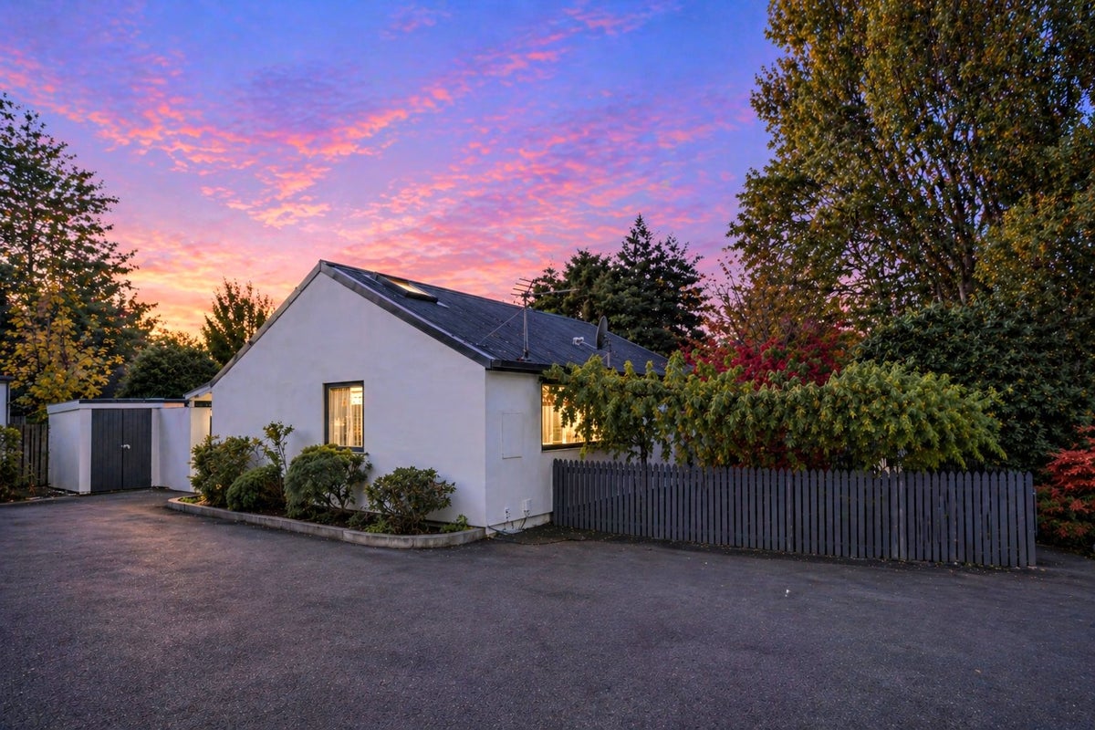 2/207A Fifield Terrace, Opawa, Christchurch - Carousel 1