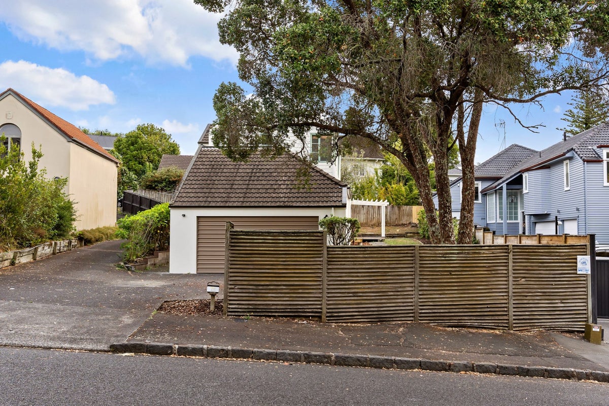 18A Apihai Street, Orakei, Auckland - Carousel 19